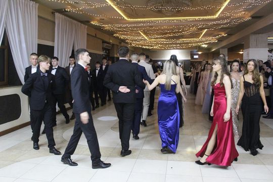 Studniówka maturzystów z IV Liceum Ogólnokształcącego w Chełmie 2026 [GALERIA ZDJĘĆ]