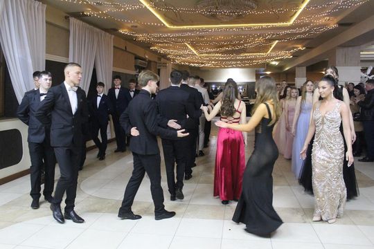 Studniówka maturzystów z IV Liceum Ogólnokształcącego w Chełmie 2026 [GALERIA ZDJĘĆ]