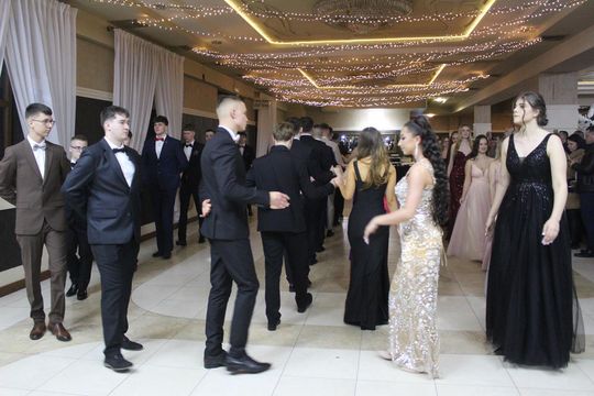 Studniówka maturzystów z IV Liceum Ogólnokształcącego w Chełmie 2026 [GALERIA ZDJĘĆ]