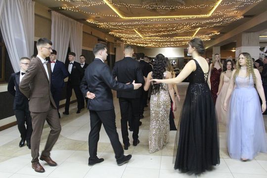 Studniówka maturzystów z IV Liceum Ogólnokształcącego w Chełmie 2026 [GALERIA ZDJĘĆ]