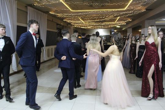 Studniówka maturzystów z IV Liceum Ogólnokształcącego w Chełmie 2026 [GALERIA ZDJĘĆ]