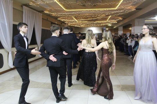 Studniówka maturzystów z IV Liceum Ogólnokształcącego w Chełmie 2026 [GALERIA ZDJĘĆ]