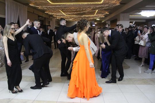 Studniówka maturzystów z IV Liceum Ogólnokształcącego w Chełmie 2026 [GALERIA ZDJĘĆ]