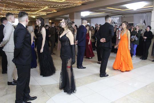 Studniówka maturzystów z IV Liceum Ogólnokształcącego w Chełmie 2026 [GALERIA ZDJĘĆ]