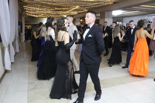 Studniówka maturzystów z IV Liceum Ogólnokształcącego w Chełmie 2026 [GALERIA ZDJĘĆ]