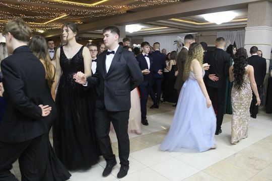 Studniówka maturzystów z IV Liceum Ogólnokształcącego w Chełmie 2026 [GALERIA ZDJĘĆ]