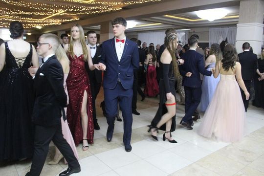 Studniówka maturzystów z IV Liceum Ogólnokształcącego w Chełmie 2026 [GALERIA ZDJĘĆ]