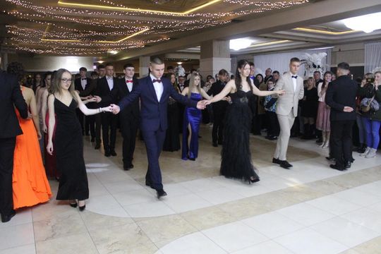 Studniówka maturzystów z IV Liceum Ogólnokształcącego w Chełmie 2026 [GALERIA ZDJĘĆ]