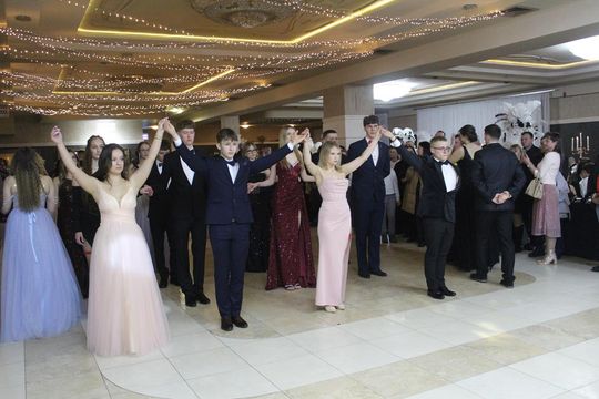 Studniówka maturzystów z IV Liceum Ogólnokształcącego w Chełmie 2026 [GALERIA ZDJĘĆ]