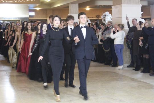 Studniówka maturzystów z IV Liceum Ogólnokształcącego w Chełmie 2026 [GALERIA ZDJĘĆ]