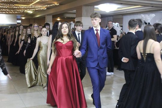 Studniówka maturzystów z IV Liceum Ogólnokształcącego w Chełmie 2026 [GALERIA ZDJĘĆ]