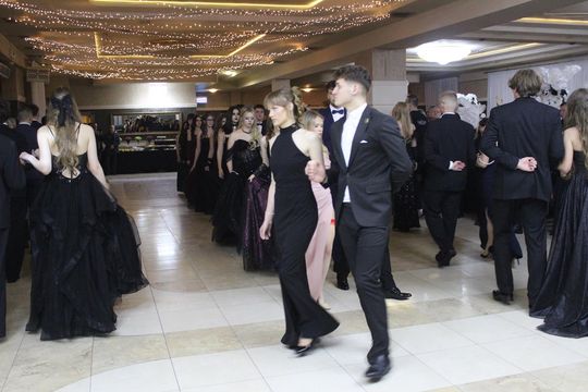 Studniówka maturzystów z IV Liceum Ogólnokształcącego w Chełmie 2026 [GALERIA ZDJĘĆ]