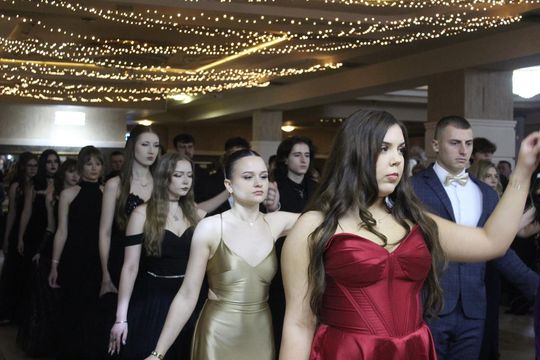 Studniówka maturzystów z IV Liceum Ogólnokształcącego w Chełmie 2026 [GALERIA ZDJĘĆ]