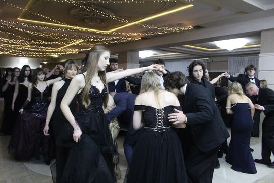 Studniówka maturzystów z IV Liceum Ogólnokształcącego w Chełmie 2026 [GALERIA ZDJĘĆ]