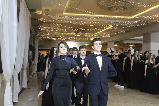 Studniówka maturzystów z IV Liceum Ogólnokształcącego w Chełmie 2026 [GALERIA ZDJĘĆ]