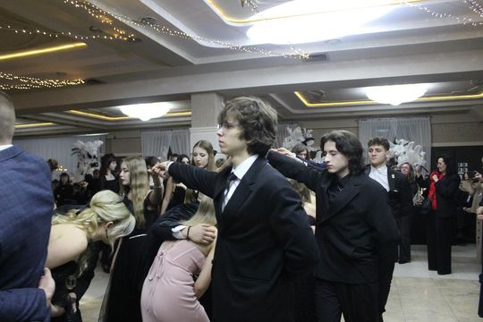 Studniówka maturzystów z IV Liceum Ogólnokształcącego w Chełmie 2026 [GALERIA ZDJĘĆ]