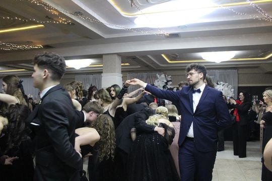 Studniówka maturzystów z IV Liceum Ogólnokształcącego w Chełmie 2026 [GALERIA ZDJĘĆ]