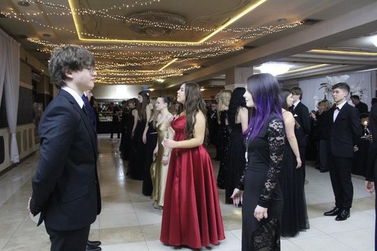 Studniówka maturzystów z IV Liceum Ogólnokształcącego w Chełmie 2026 [GALERIA ZDJĘĆ]