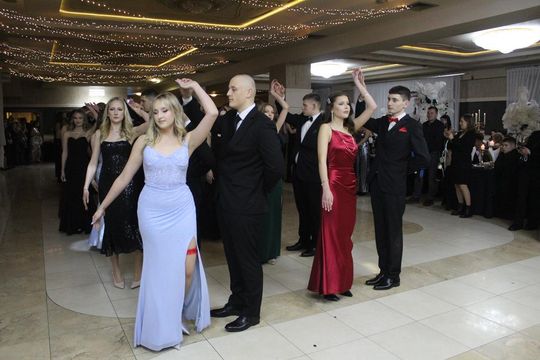 Studniówka maturzystów z IV Liceum Ogólnokształcącego w Chełmie 2026 [GALERIA ZDJĘĆ]