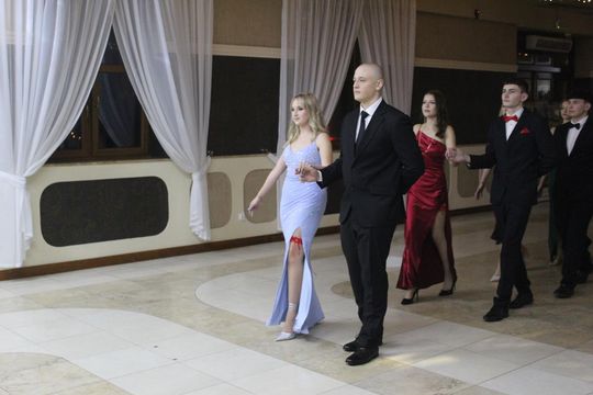 Studniówka maturzystów z IV Liceum Ogólnokształcącego w Chełmie 2026 [GALERIA ZDJĘĆ]