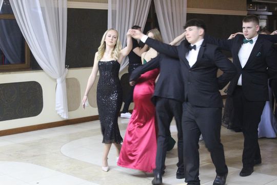 Studniówka maturzystów z IV Liceum Ogólnokształcącego w Chełmie 2026 [GALERIA ZDJĘĆ]