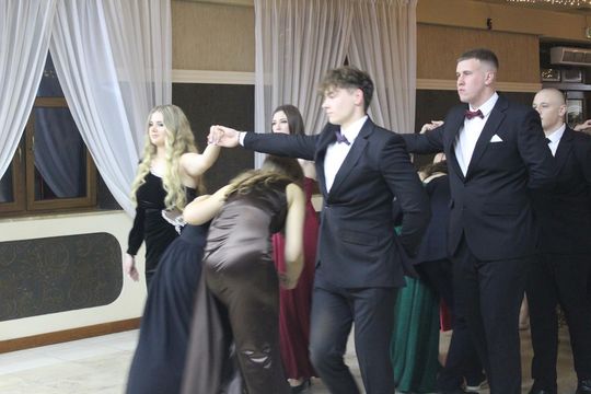 Studniówka maturzystów z IV Liceum Ogólnokształcącego w Chełmie 2026 [GALERIA ZDJĘĆ]