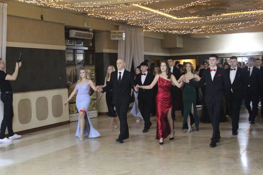 Studniówka maturzystów z IV Liceum Ogólnokształcącego w Chełmie 2026 [GALERIA ZDJĘĆ]