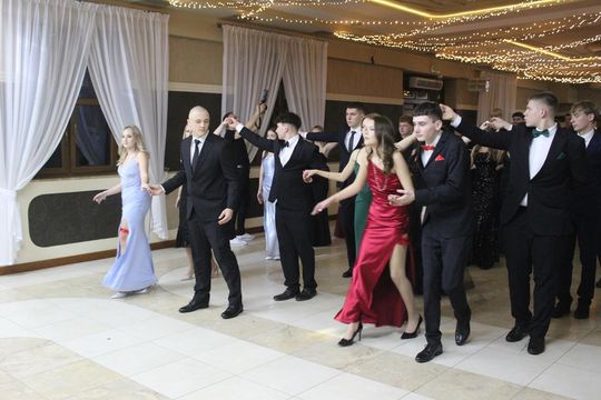 Studniówka maturzystów z IV Liceum Ogólnokształcącego w Chełmie 2026 [GALERIA ZDJĘĆ]