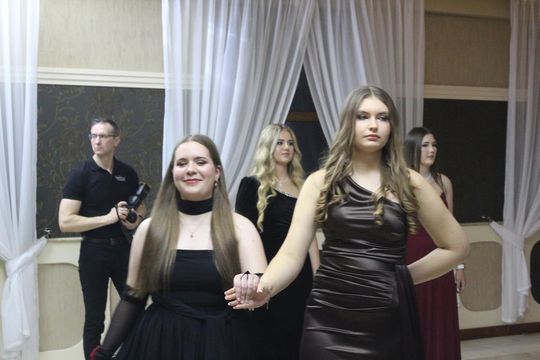 Studniówka maturzystów z IV Liceum Ogólnokształcącego w Chełmie 2026 [GALERIA ZDJĘĆ]