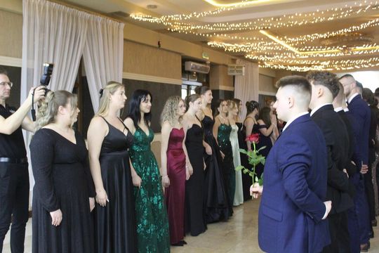 Studniówka maturzystów z IV Liceum Ogólnokształcącego w Chełmie 2026 [GALERIA ZDJĘĆ]