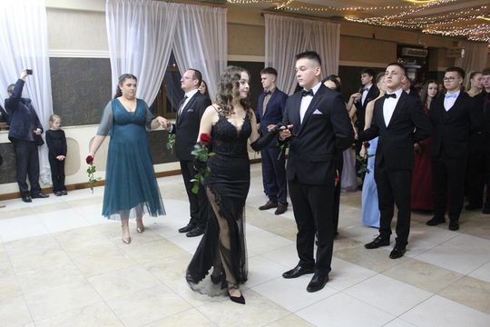 Studniówka maturzystów z IV Liceum Ogólnokształcącego w Chełmie 2026 [GALERIA ZDJĘĆ]