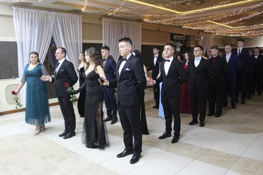 Studniówka maturzystów z IV Liceum Ogólnokształcącego w Chełmie 2026 [GALERIA ZDJĘĆ]