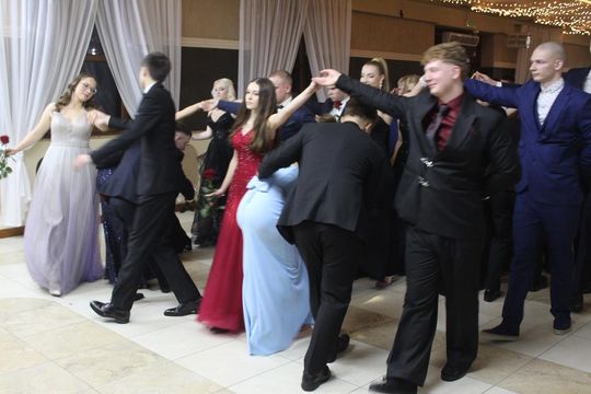 Studniówka maturzystów z IV Liceum Ogólnokształcącego w Chełmie 2026 [GALERIA ZDJĘĆ]