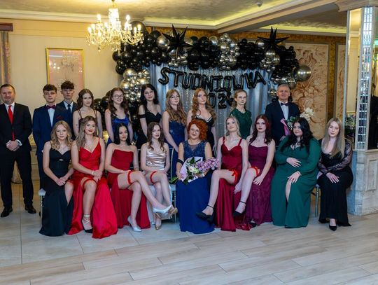 Studniówka Zespołu Szkół Zawodowych Nr 1 oraz II Liceum Ogólnokształcącego we Włodawie 2026 [GALERIA ZDJĘĆ]