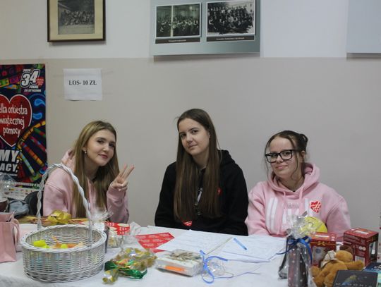 Kiermasz w IV LO na rzecz 34. finału WOŚP [GALERIA ZDJĘĆ]