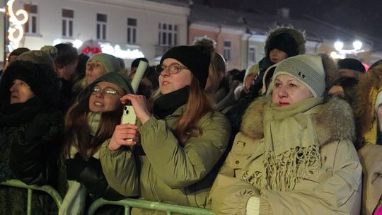 634. urodziny Miasta Chełm. Był tort, a publiczność rozgrzała Cleo [GALERIA ZDJĘĆ]