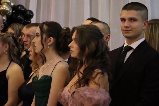 Chełm. Studniówka Zespołu Szkół Ekonomicznych i Mundurowych [GALERIA ZDJĘĆ]