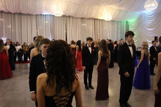 Chełm. Studniówka Zespołu Szkół Ekonomicznych i Mundurowych [GALERIA ZDJĘĆ]