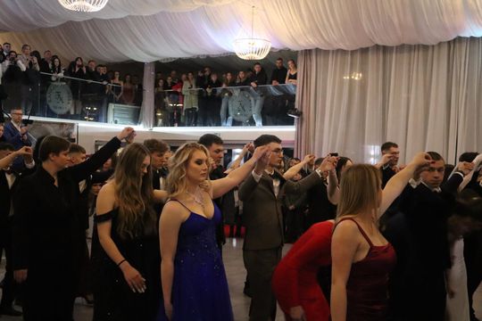 Chełm. Studniówka Zespołu Szkół Ekonomicznych i Mundurowych [GALERIA ZDJĘĆ]