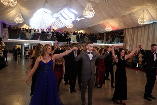 Chełm. Studniówka Zespołu Szkół Ekonomicznych i Mundurowych [GALERIA ZDJĘĆ]