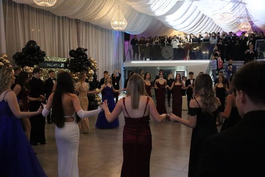 Chełm. Studniówka Zespołu Szkół Ekonomicznych i Mundurowych [GALERIA ZDJĘĆ]