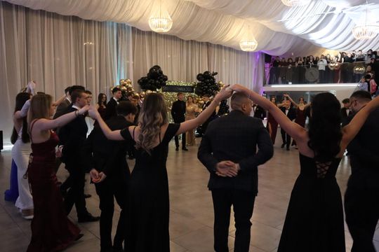 Chełm. Studniówka Zespołu Szkół Ekonomicznych i Mundurowych [GALERIA ZDJĘĆ]