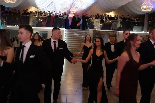 Chełm. Studniówka Zespołu Szkół Ekonomicznych i Mundurowych [GALERIA ZDJĘĆ]