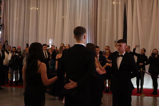 Chełm. Studniówka Zespołu Szkół Ekonomicznych i Mundurowych [GALERIA ZDJĘĆ]