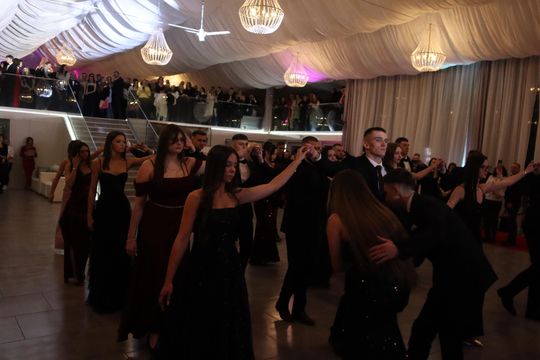 Chełm. Studniówka Zespołu Szkół Ekonomicznych i Mundurowych [GALERIA ZDJĘĆ]