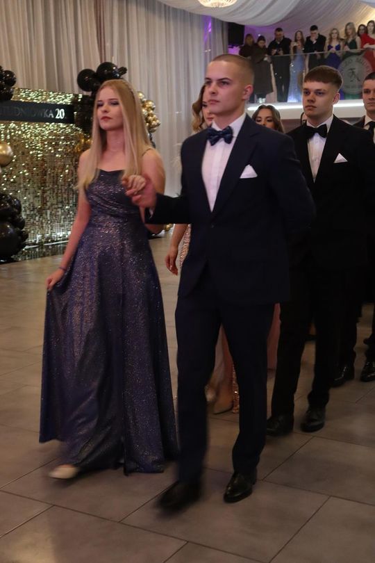 Chełm. Studniówka Zespołu Szkół Ekonomicznych i Mundurowych [GALERIA ZDJĘĆ]