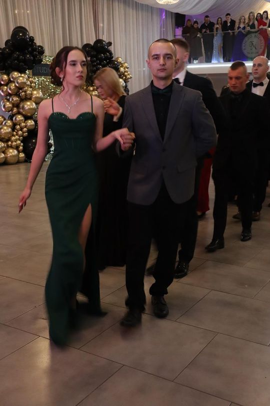 Chełm. Studniówka Zespołu Szkół Ekonomicznych i Mundurowych [GALERIA ZDJĘĆ]