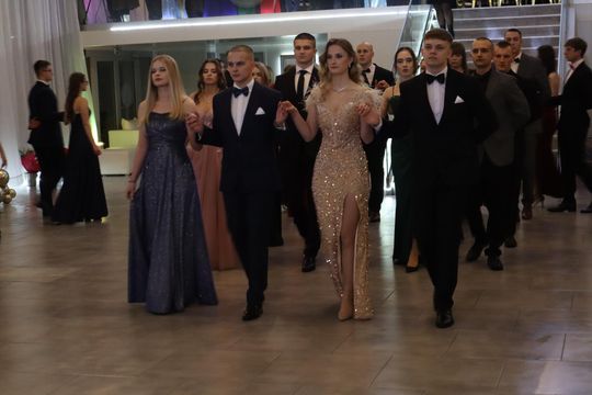 Chełm. Studniówka Zespołu Szkół Ekonomicznych i Mundurowych [GALERIA ZDJĘĆ]