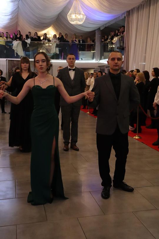 Chełm. Studniówka Zespołu Szkół Ekonomicznych i Mundurowych [GALERIA ZDJĘĆ]