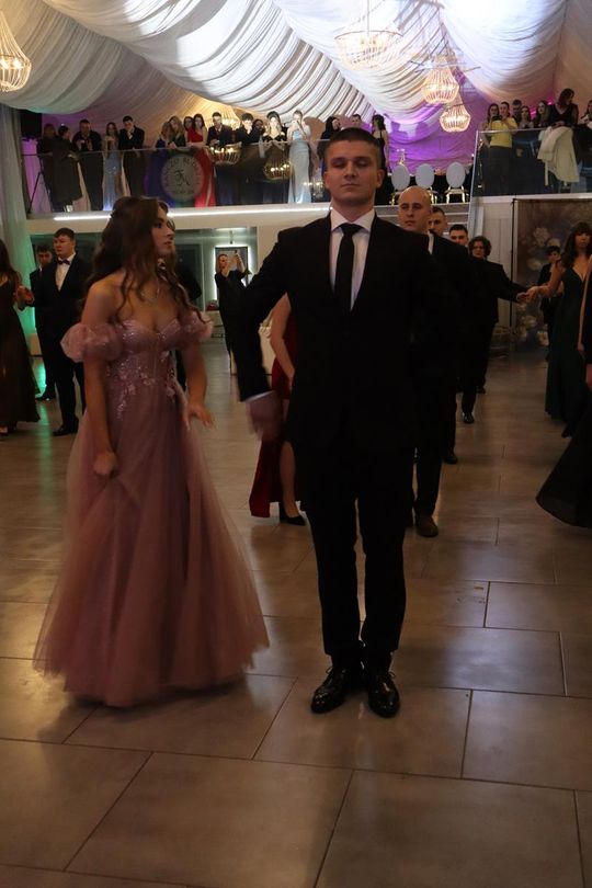 Chełm. Studniówka Zespołu Szkół Ekonomicznych i Mundurowych [GALERIA ZDJĘĆ]